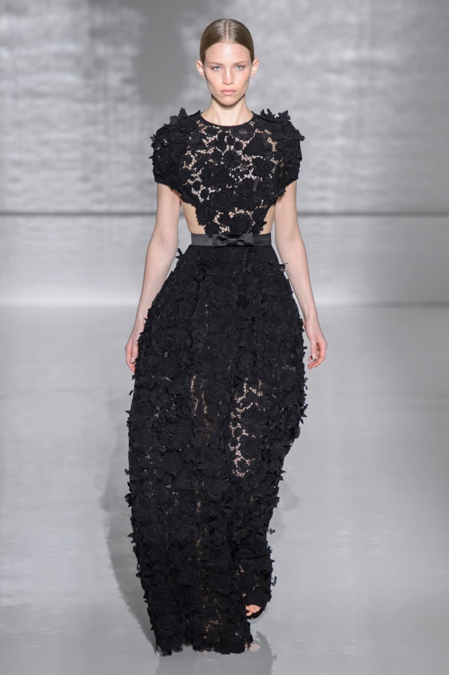 Paris Haute Couture Fashion Week: Τα looks που ξεχωρίσαμε μέχρι στιγμής- Φωτογραφία 15