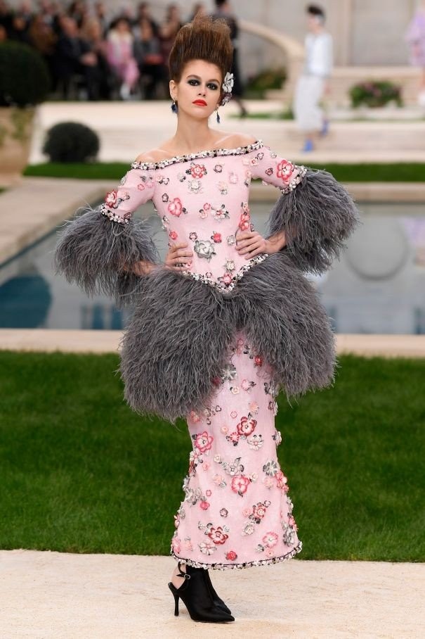 Εβδομάδα Υψηλής Ραπτικής: Τα σκηνικά και οι λαμπεροί καλεσμένοι από τα καλύτερα shows - Φωτογραφία 3