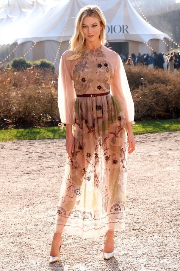 Εβδομάδα Υψηλής Ραπτικής: Τα σκηνικά και οι λαμπεροί καλεσμένοι από τα καλύτερα shows - Φωτογραφία 4