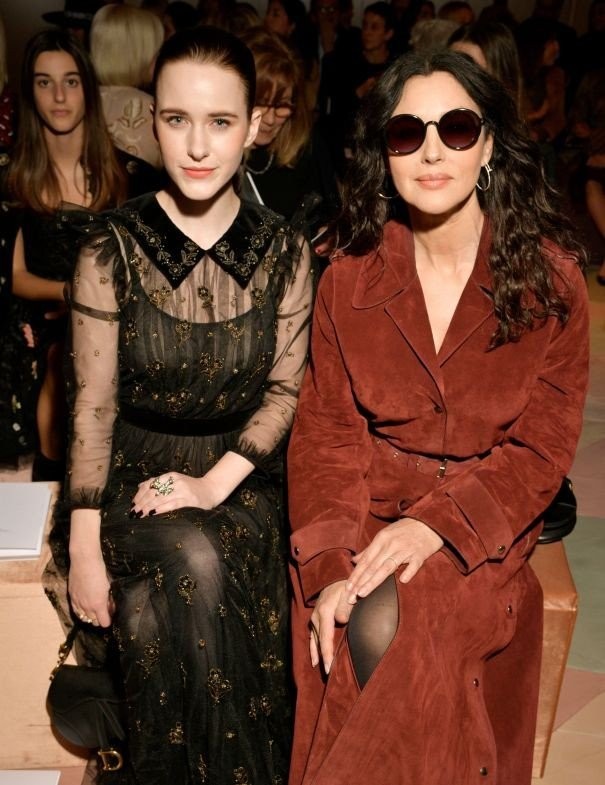 Εβδομάδα Υψηλής Ραπτικής: Τα σκηνικά και οι λαμπεροί καλεσμένοι από τα καλύτερα shows - Φωτογραφία 1