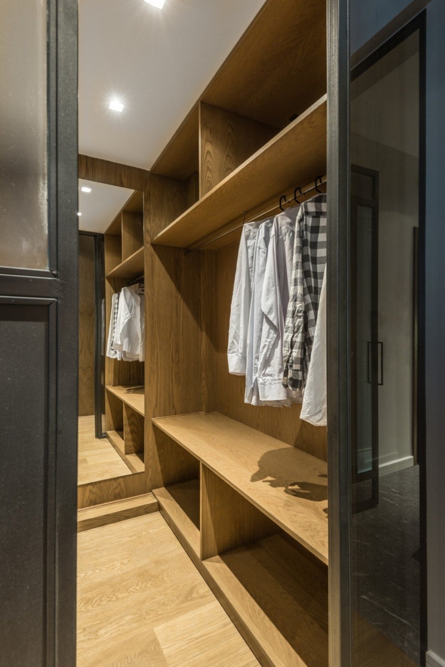 Ένα διαμέρισμα στη Θεσσαλονίκη με ανατρεπτικό σχεδιασμό που θυμίζει καράβι- Φωτογραφία 3