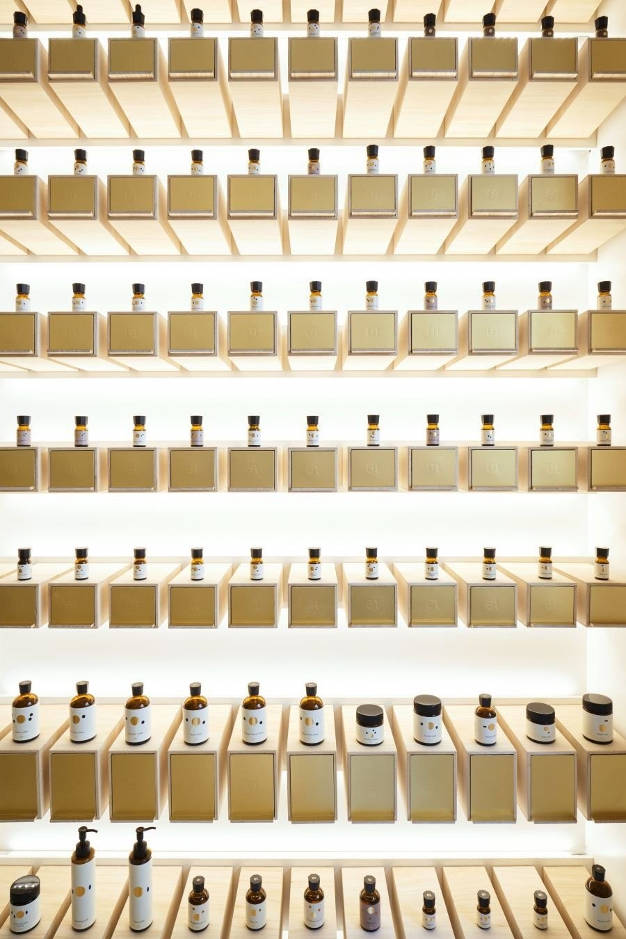 Μια ολόχρυση μπουτίκ ιαπωνικού cosmetic brand στο Παρίσι που θα σας μαγέψει- Φωτογραφία 6