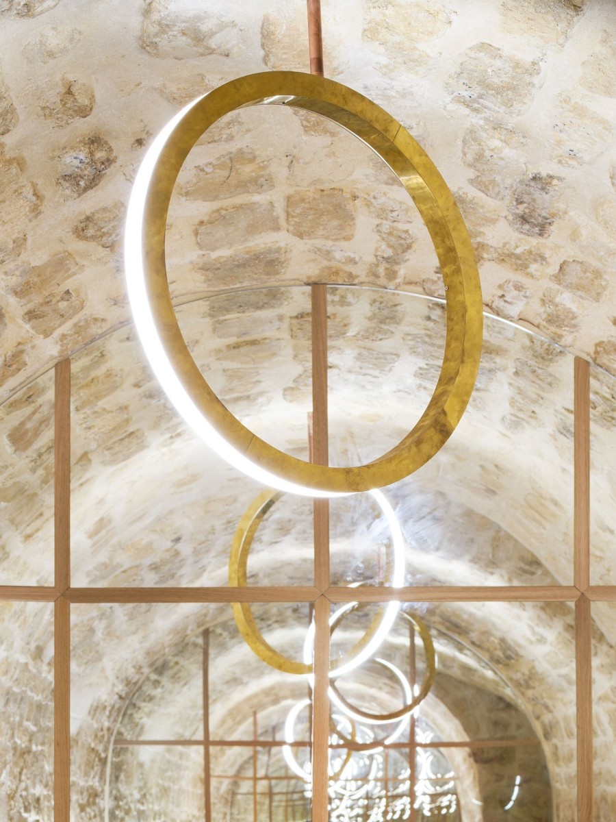 Μια ολόχρυση μπουτίκ ιαπωνικού cosmetic brand στο Παρίσι που θα σας μαγέψει- Φωτογραφία 2