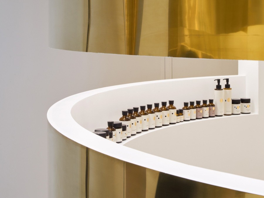 Μια ολόχρυση μπουτίκ ιαπωνικού cosmetic brand στο Παρίσι που θα σας μαγέψει- Φωτογραφία 9