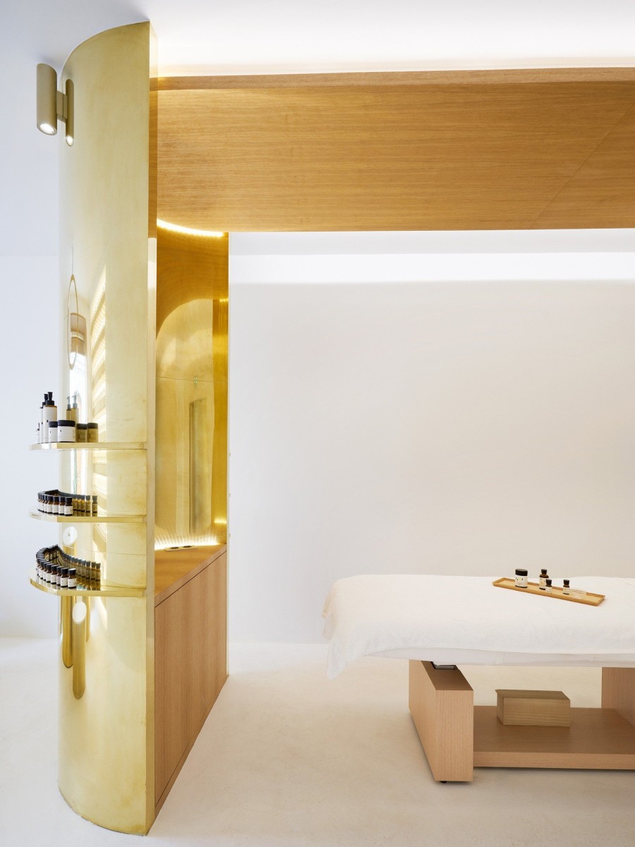 Μια ολόχρυση μπουτίκ ιαπωνικού cosmetic brand στο Παρίσι που θα σας μαγέψει- Φωτογραφία 8