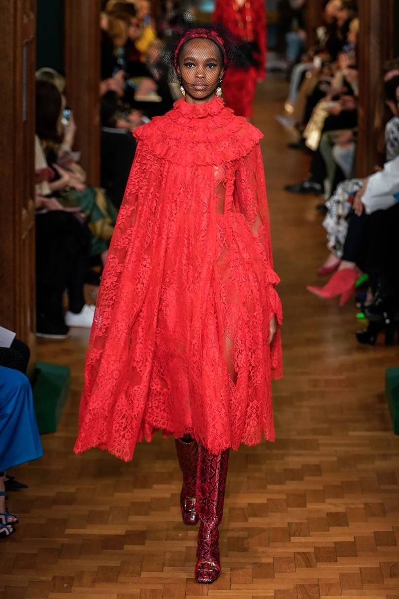 London Fashion Week: 4 εκθαμβωτικά catwalks που έκλεψαν τις εντυπώσεις- Φωτογραφία 7