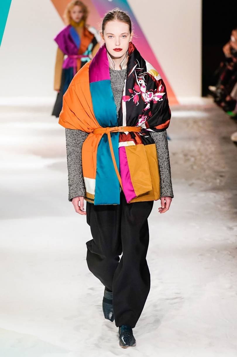 London Fashion Week: 4 εκθαμβωτικά catwalks που έκλεψαν τις εντυπώσεις- Φωτογραφία 5