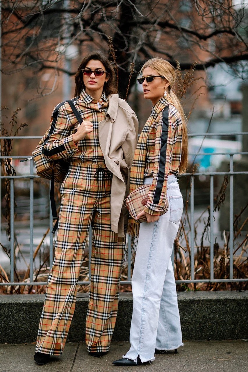 Street style looks από την Εβδομάδα Μόδας της Νέας Υόρκης- Φωτογραφία 32