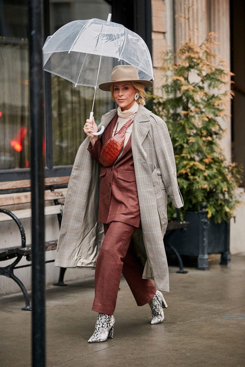 Street style looks από την Εβδομάδα Μόδας της Νέας Υόρκης- Φωτογραφία 45