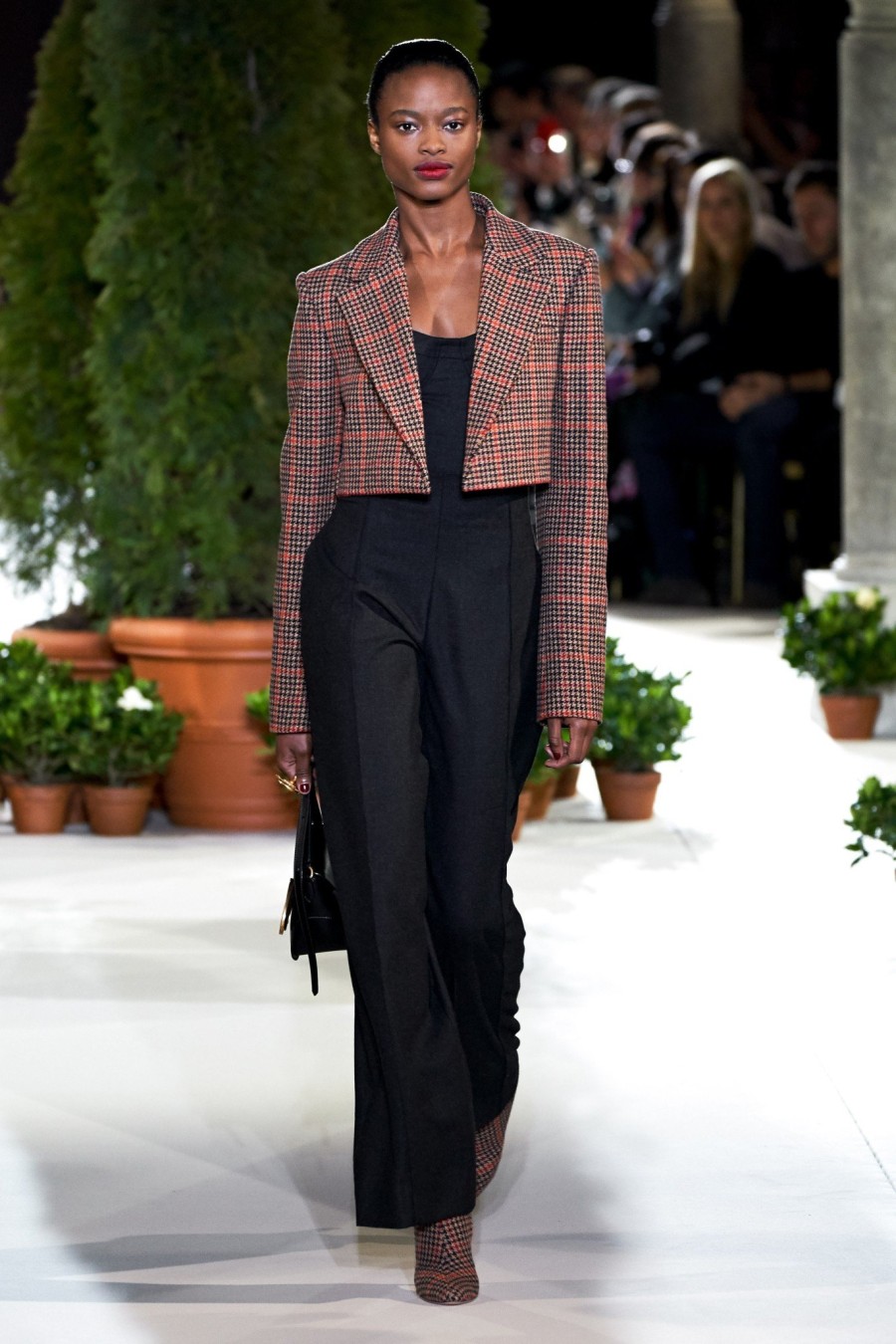 NYFW: 5 collections που έκλεψαν τις εντυπώσεις με την αισθητική τους- Φωτογραφία 24