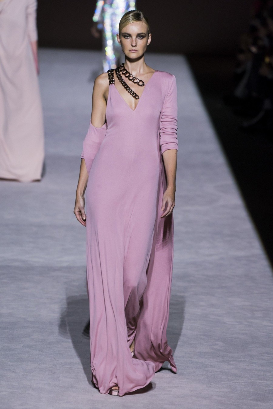 NYFW: Ο Tom Ford έστειλε μήνυμα αισιοδοξίας μέσα από την πασαρέλα του- Φωτογραφία 1