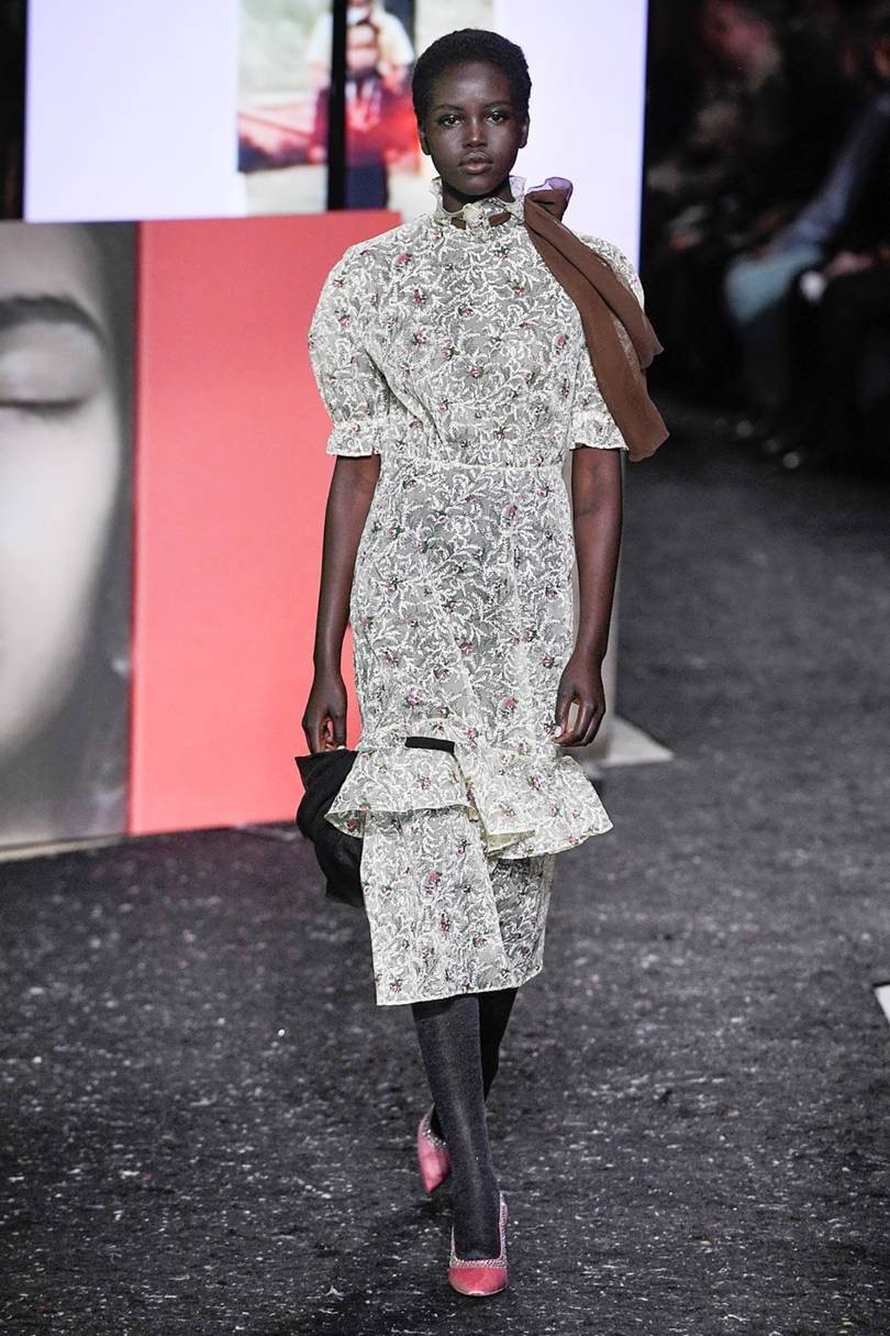 Η αυλαία της Εβδομάδας Μόδας του Παρισιού πέφτει με δύο υπέροχα shows- Φωτογραφία 6