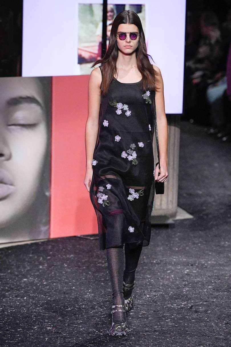 Η αυλαία της Εβδομάδας Μόδας του Παρισιού πέφτει με δύο υπέροχα shows- Φωτογραφία 5