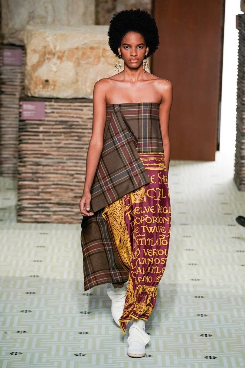 Paris Fashion Week: Τα shows που αγαπήσαμε και όσα δε μας ενθουσίασαν- Φωτογραφία 2