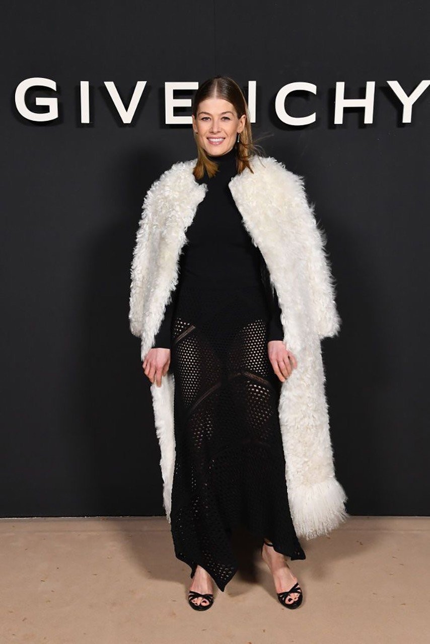 Οι εντυπωσιακές εμφανίσεις των celebrities στα front rows του Παρισιού- Φωτογραφία 24