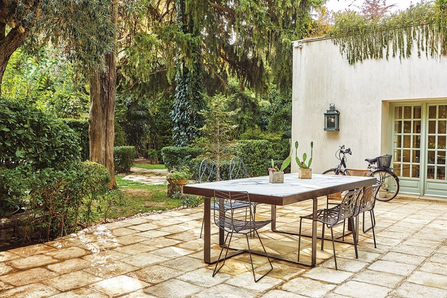 The renovation: Μια κατοικία στην Kηφισιά της Αθήνας αποκτά σύγχρονο πρόσωπο- Φωτογραφία 1