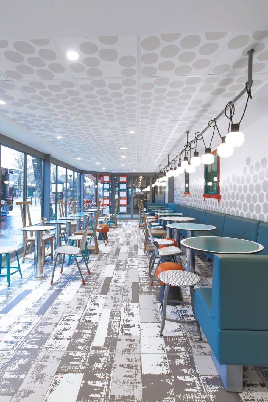 Η Paola Navone δημιούργησε μια ευχάριστη έκπληξη στα McDonald's της Γαλλίας- Φωτογραφία 3