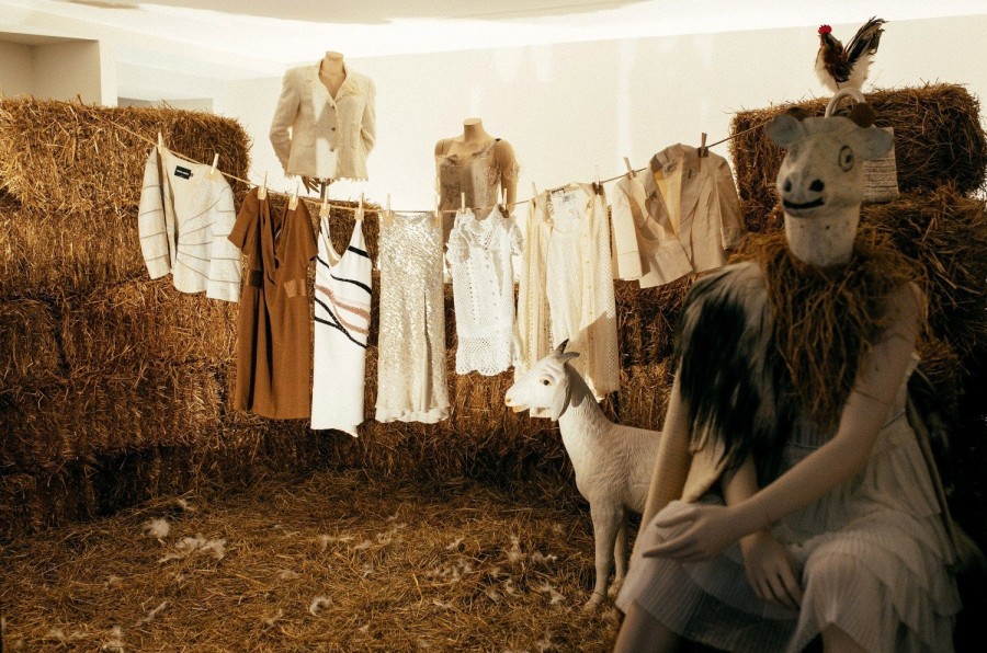 Creaid: Μια έκθεση υψηλής ραπτικής για καλό σκοπό από τη Μαρίνα Βερνίκου- Φωτογραφία 17