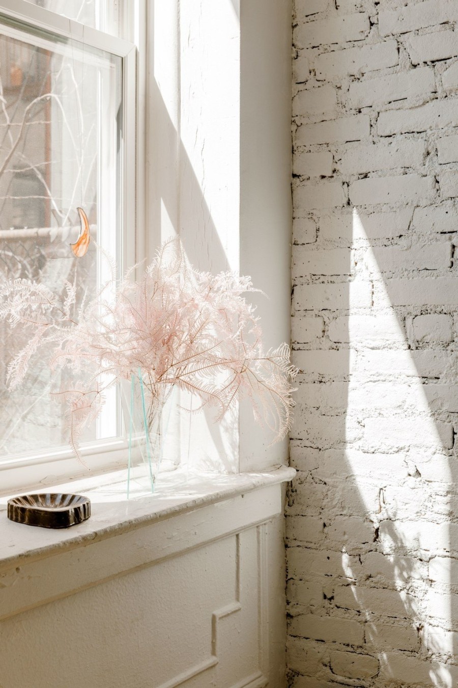 Ο μινιμαλισμός συναντάει το μποέμ στοιχείο σε ένα ευήλιο διαμέρισμα στο Brooklyn- Φωτογραφία 6