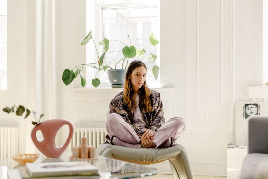 Ο μινιμαλισμός συναντάει το μποέμ στοιχείο σε ένα ευήλιο διαμέρισμα στο Brooklyn- Φωτογραφία 2