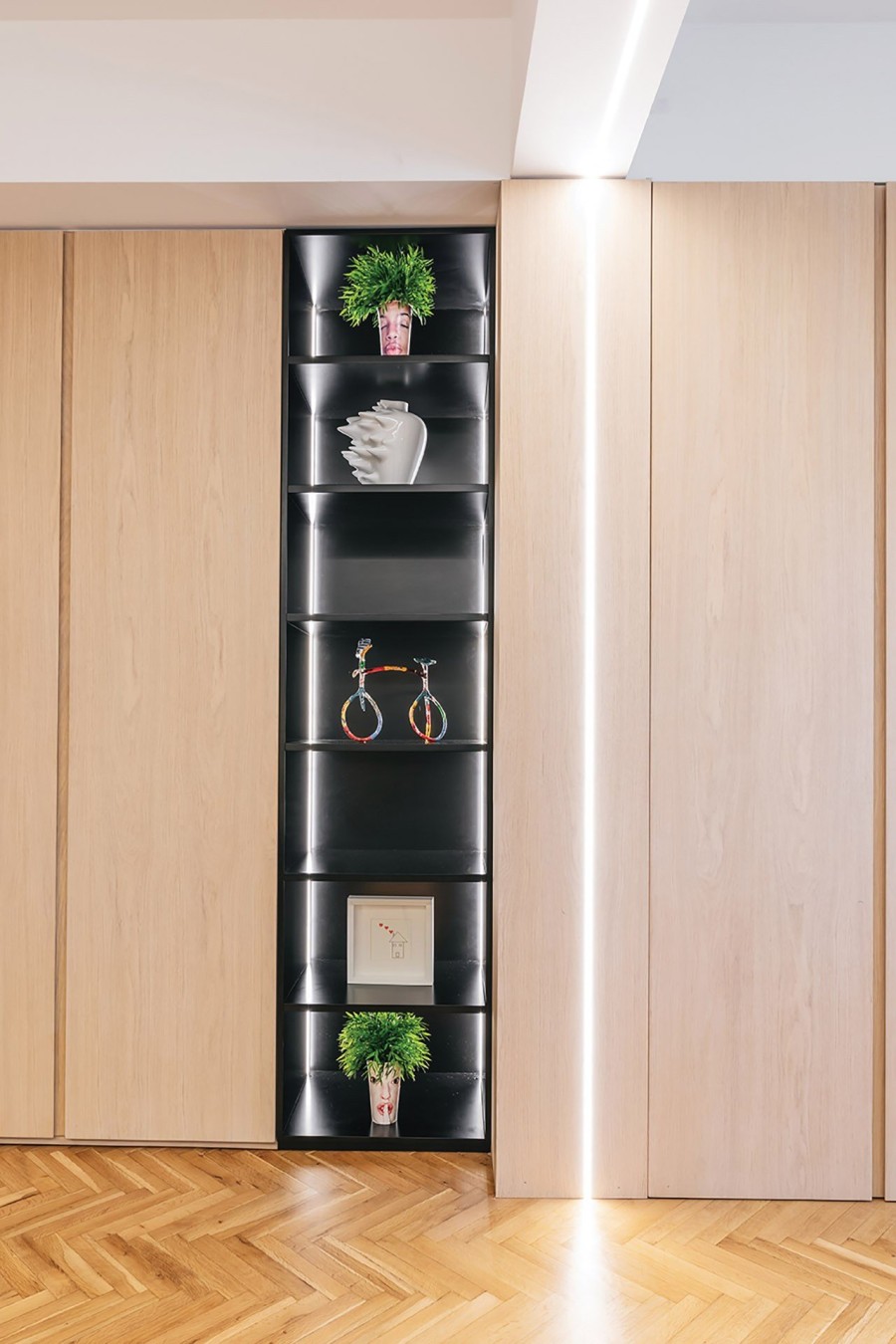 Frame house: Ένα σύγχρονο διαμέρισμα στη Θεσσαλονίκη που τολμάει να διαφέρει- Φωτογραφία 2