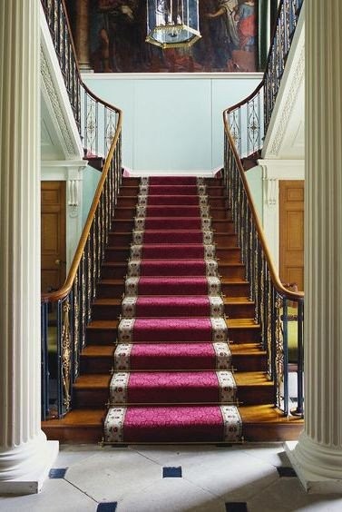 Οι σκάλες στο εσωτερικό του Frogmore House 