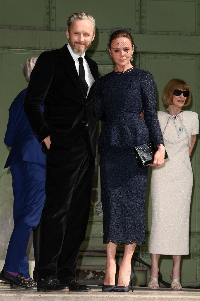 Ο φόρος τιμής στον Karl Lagerfeld και όλη η αλήθεια για την πώληση του οίκου Chanel - Φωτογραφία 3