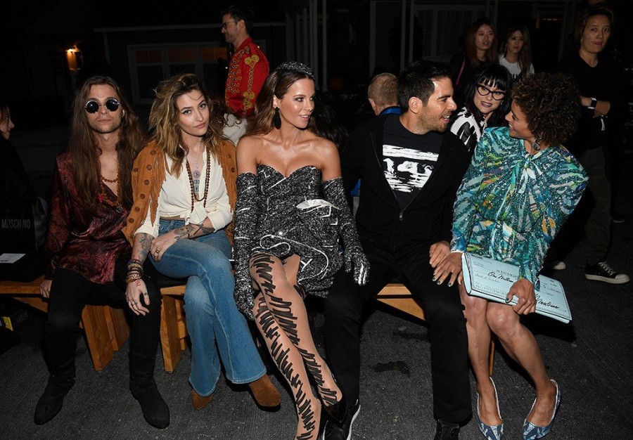 Moschino Resort 2020: Εξέχουσες εμφανίσεις και αέρας Hollywood στο show του οίκου- Φωτογραφία 8