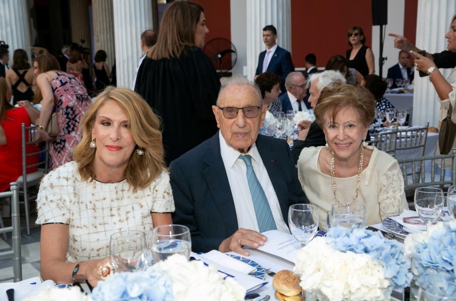 Η κυρία Μαριάννα Β. Βαρδινογιάννη γιόρτασε 30 χρόνια Ελπίδας για τα παιδιά- Φωτογραφία 20