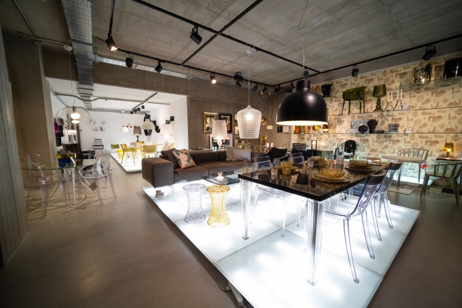 Η Kartell γιορτάζει 70 χρόνια πρωτοπορίας στο interior design μ' ένα νέο flagship store στην Αθήνα- Φωτογραφία 2