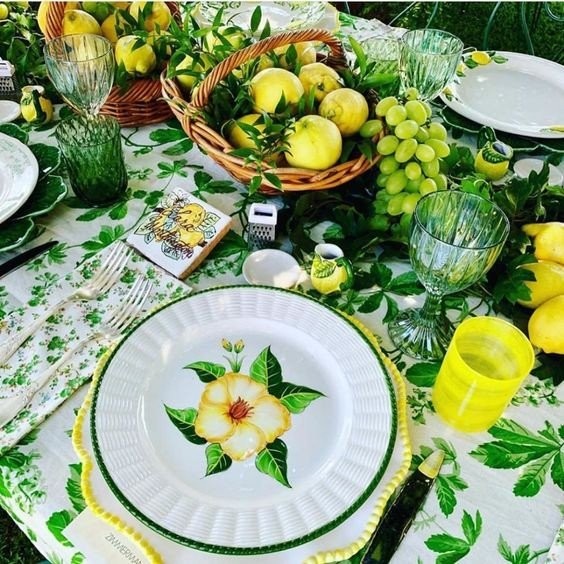 Λαμπεροί καλεσμένοι σ' ένα υπέροχο γεύμα στο κοσμοπολίτικο Capri- Φωτογραφία 2