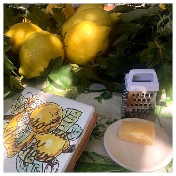 Λαμπεροί καλεσμένοι σ' ένα υπέροχο γεύμα στο κοσμοπολίτικο Capri- Φωτογραφία 7