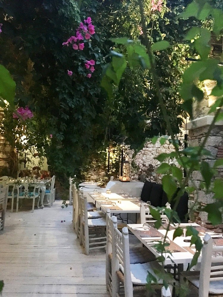 Σύρος: Το πανέμορφο και αρχοντικό νησί σας καλεί να το ανακαλύψετε- Φωτογραφία 3