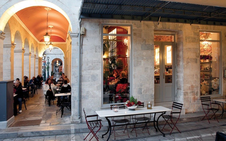 Σύρος: Το πανέμορφο και αρχοντικό νησί σας καλεί να το ανακαλύψετε- Φωτογραφία 4