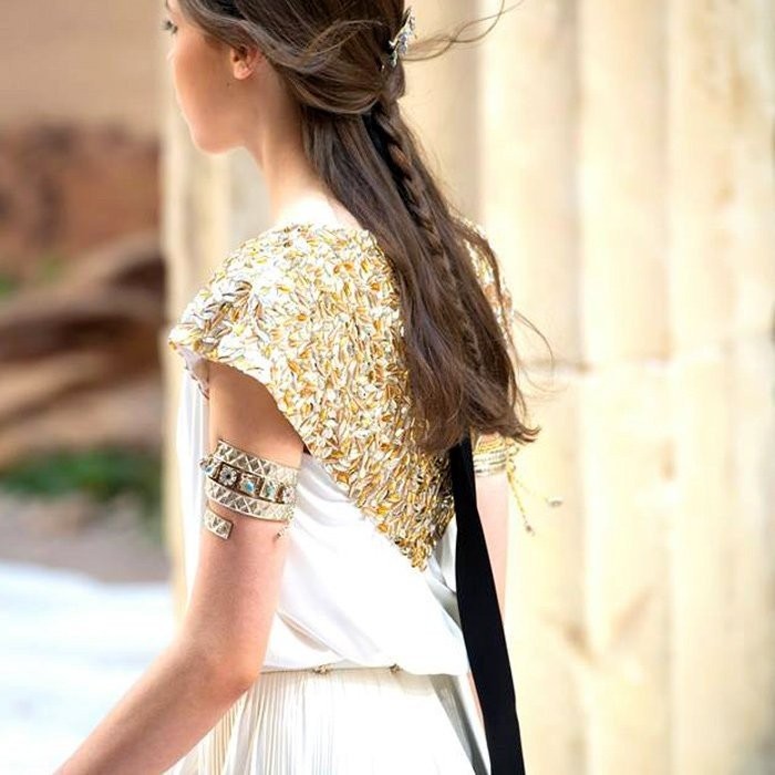 Πλεξούδα με κορδέλα