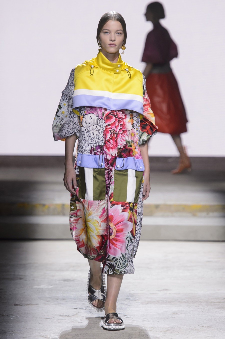 Mary Katrantzou: Η Ελληνίδα στην οποία υποκλίνεται η διεθνής μόδα - Φωτογραφία 2