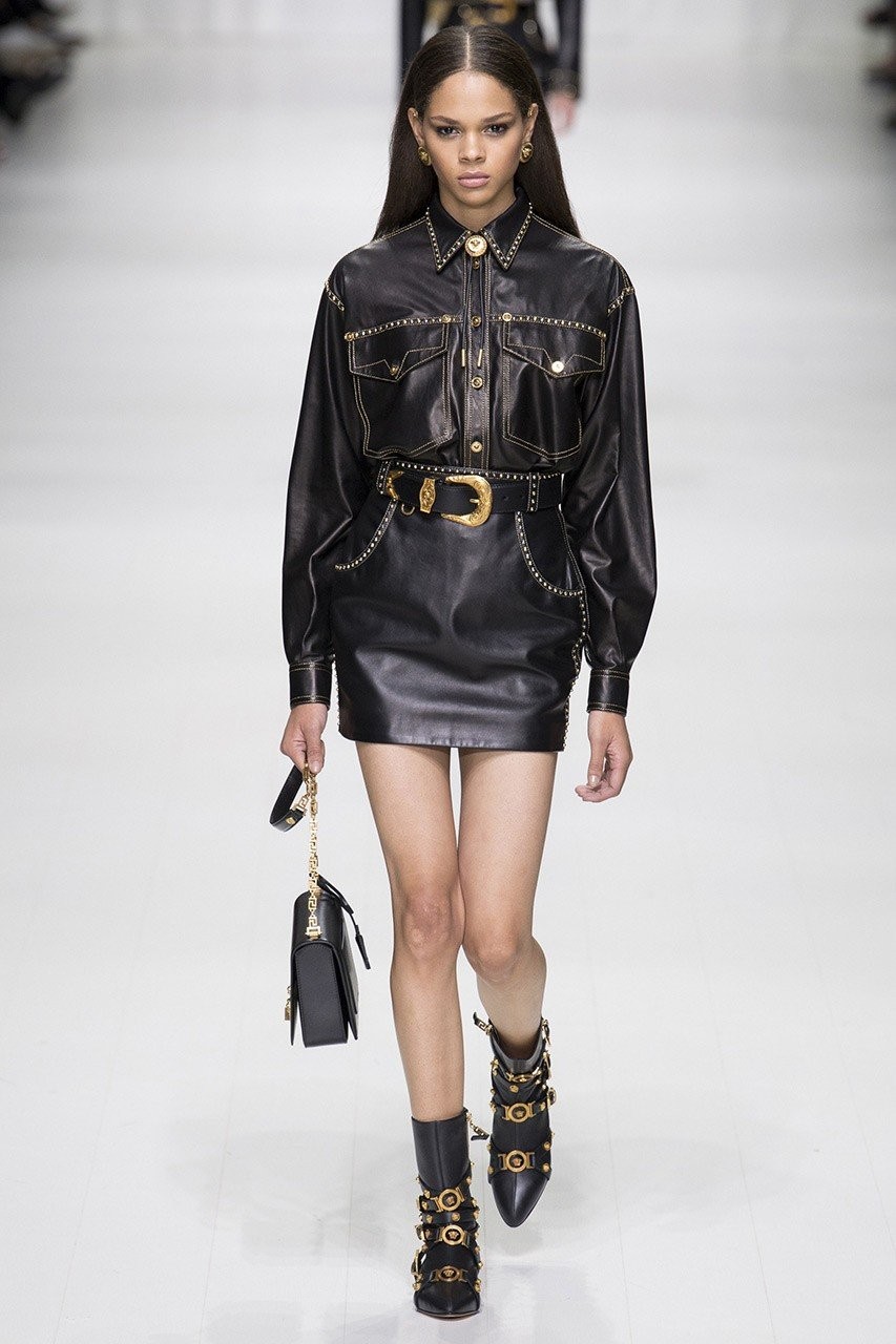 Το reunion των αυθεντικών supermodels στο show της Donatella Versace- Φωτογραφία 4