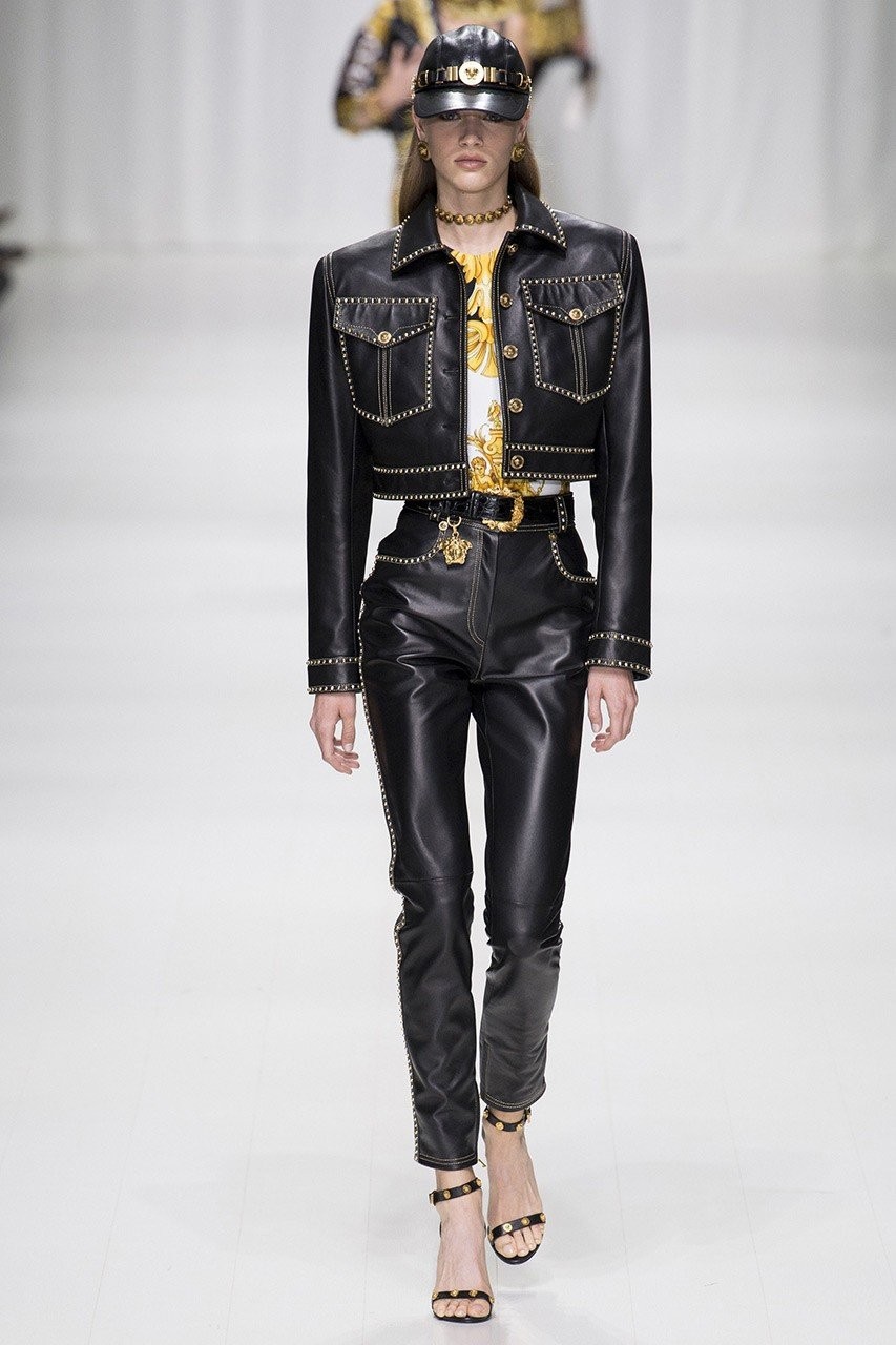 Το reunion των αυθεντικών supermodels στο show της Donatella Versace- Φωτογραφία 5