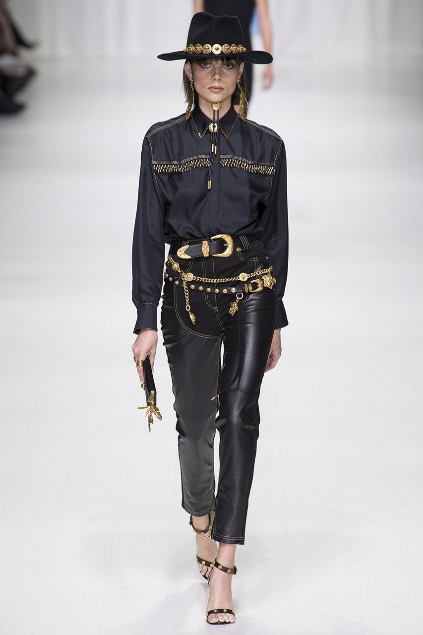 Το reunion των αυθεντικών supermodels στο show της Donatella Versace- Φωτογραφία 11