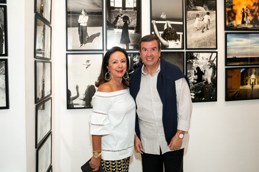 Summer Art: Οι δυο εκθέσεις στον Πόρο και τη Μύκονο έδωσαν χρώμα στο Αιγαίο - Φωτογραφία 6