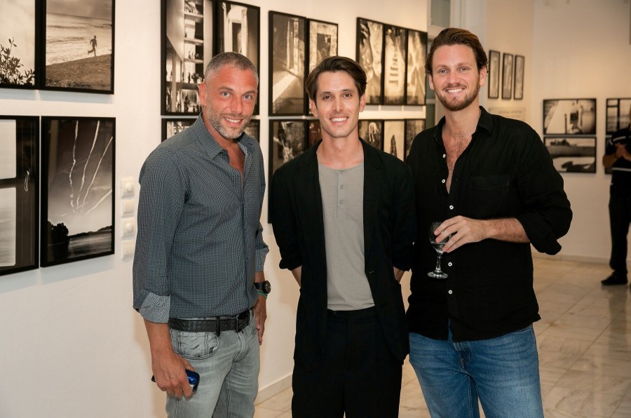 Summer Art: Οι δυο εκθέσεις στον Πόρο και τη Μύκονο έδωσαν χρώμα στο Αιγαίο - Φωτογραφία 3