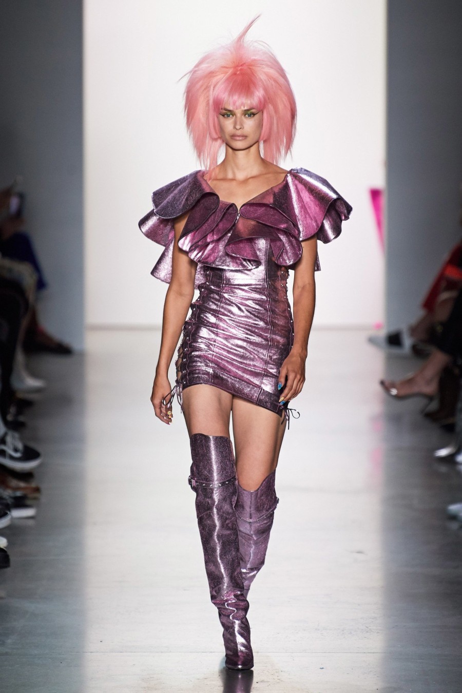 New York Fashion Week: Τα πιο φαντασμαγορικά looks που ξεχωρίσαμε μέχρι στιγμής- Φωτογραφία 22