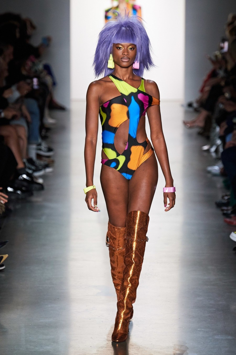 New York Fashion Week: Τα πιο φαντασμαγορικά looks που ξεχωρίσαμε μέχρι στιγμής- Φωτογραφία 23