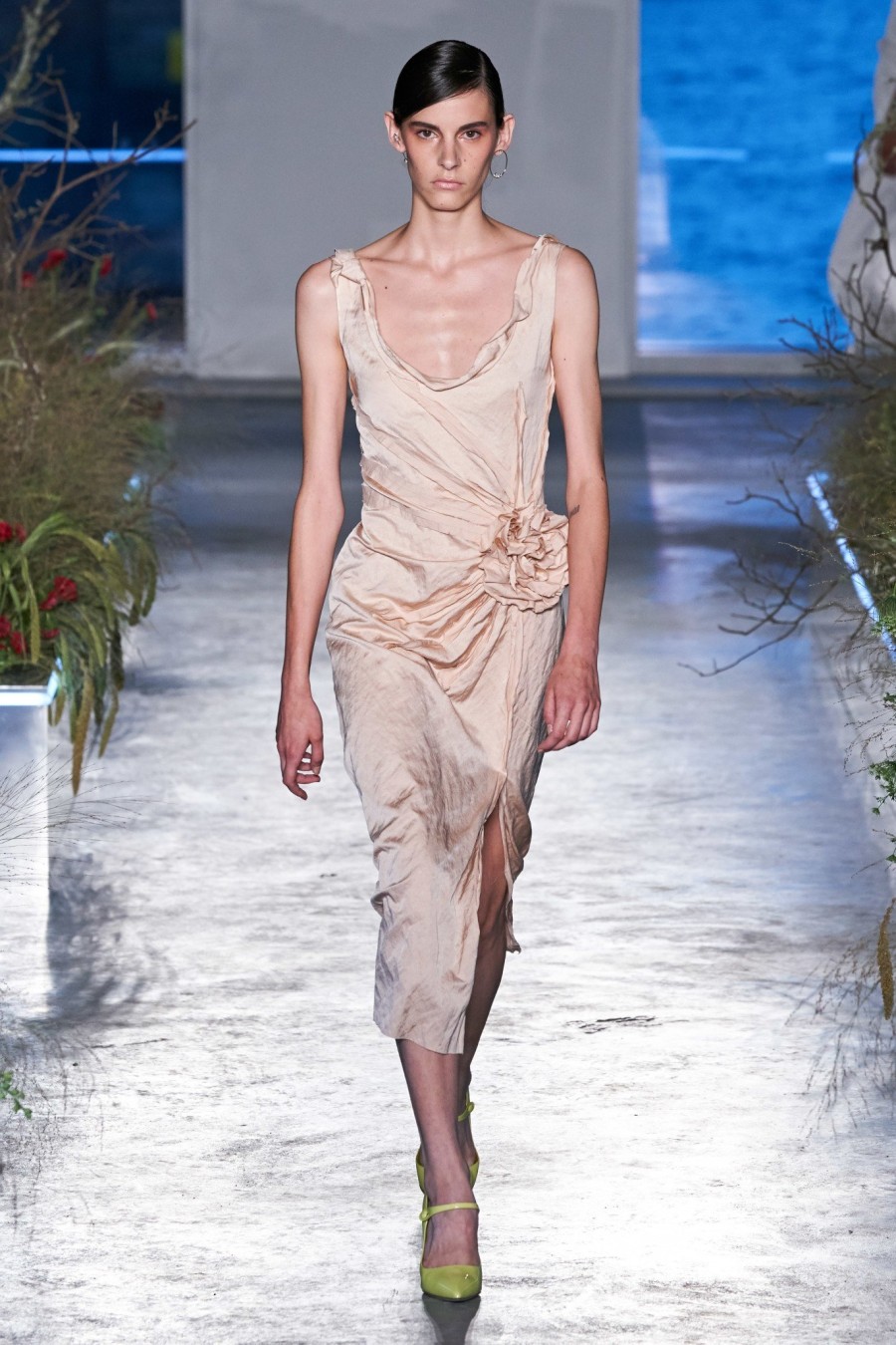 New York Fashion Week: Τα πιο φαντασμαγορικά looks που ξεχωρίσαμε μέχρι στιγμής- Φωτογραφία 11