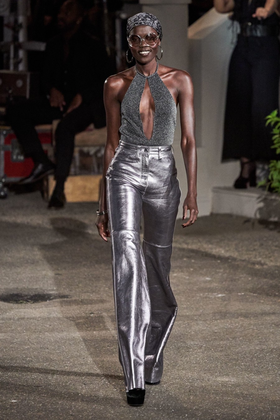 New York Fashion Week: Τα πιο φαντασμαγορικά looks που ξεχωρίσαμε μέχρι στιγμής- Φωτογραφία 2