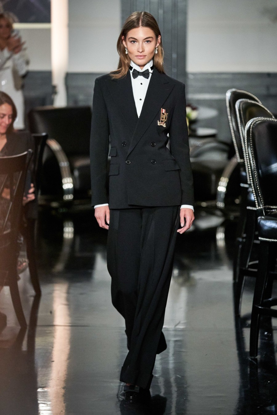 New York Fashion Week: Τα πιο φαντασμαγορικά looks που ξεχωρίσαμε μέχρι στιγμής- Φωτογραφία 6