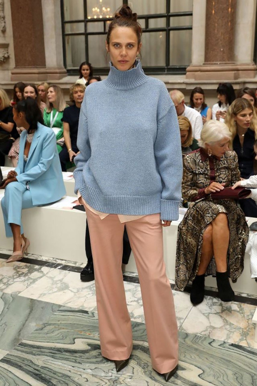 Front row report: Οι κυρίες που εντυπωσίασαν στο London fashion week- Φωτογραφία 8