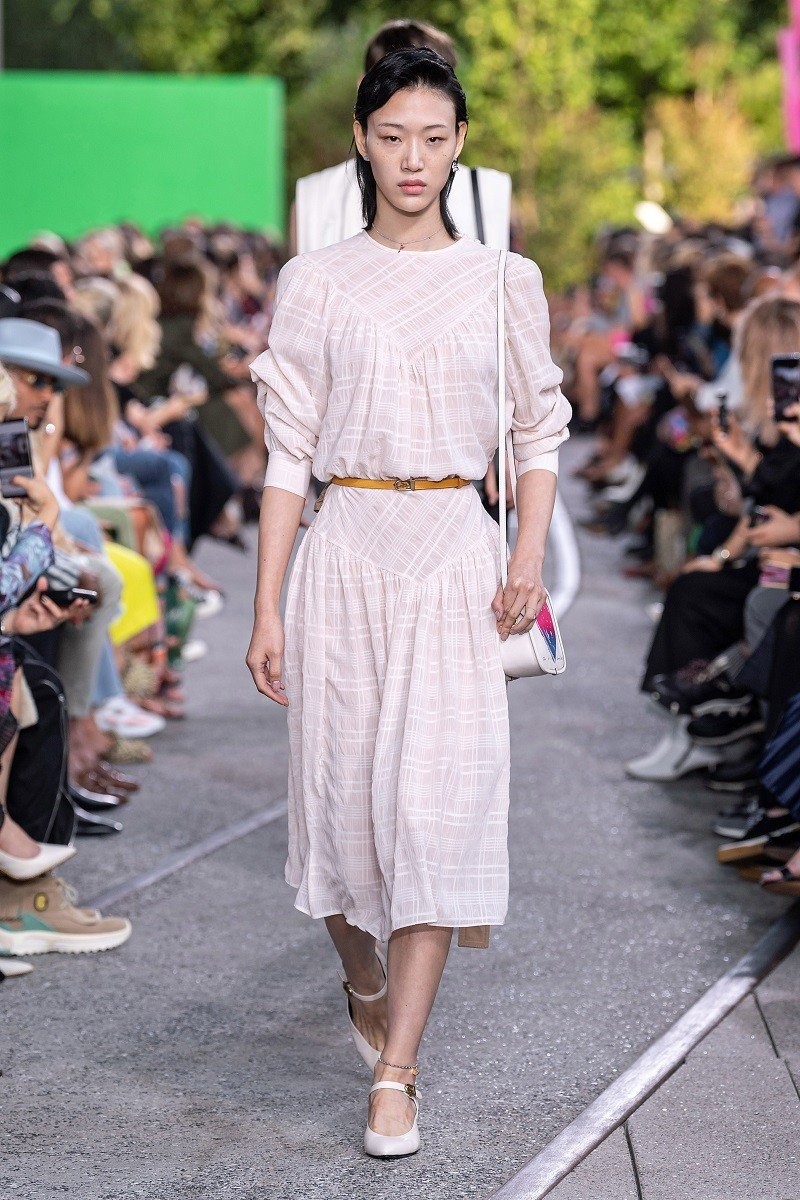 New York Fashion Week: 3 fashion shows που λατρέψαμε και όσα δε μας κέρδισαν- Φωτογραφία 2