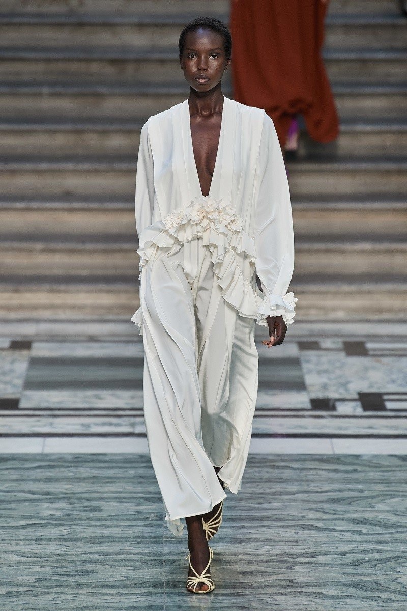 Δυναμική έναρξη της London Fashion Week με το απίστευτο show της Victoria Beckham - Φωτογραφία 15