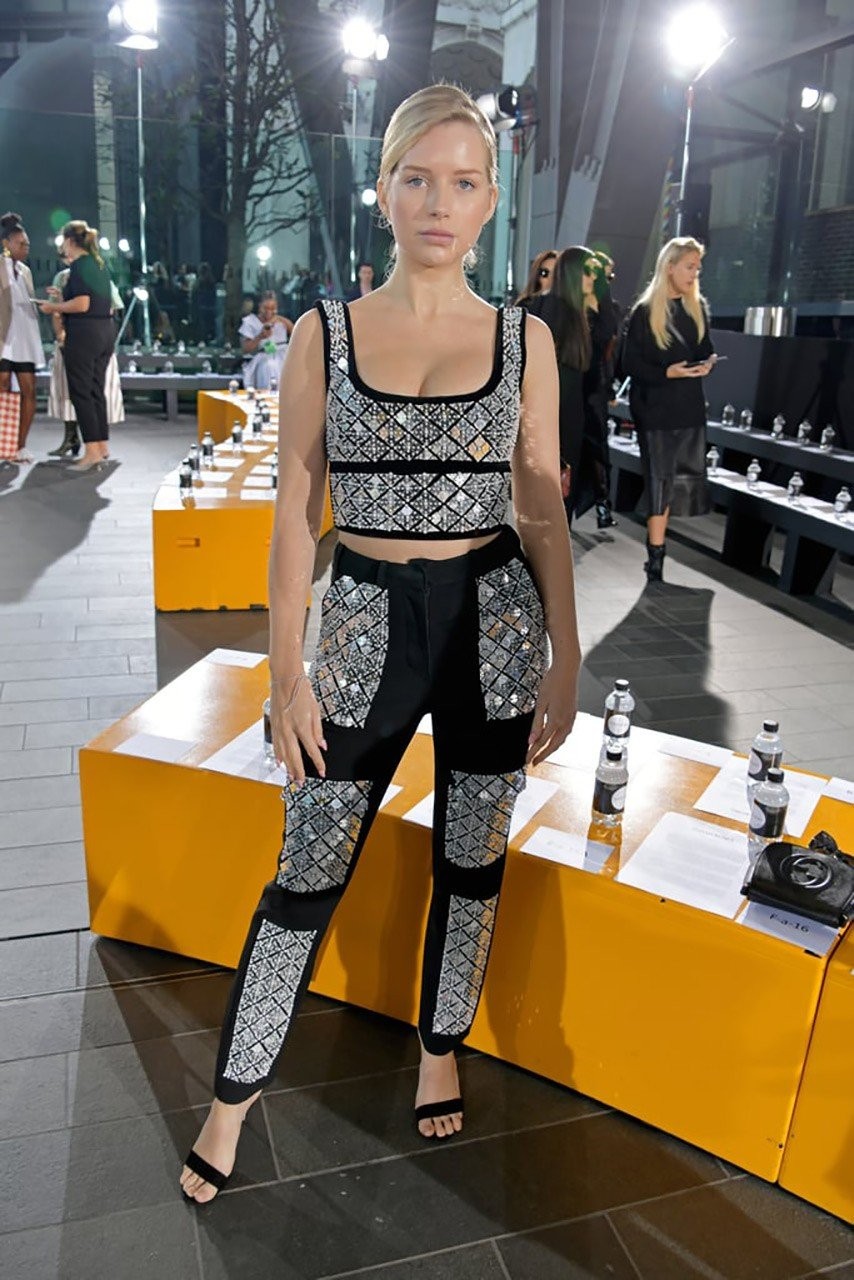 Front row report: Οι κυρίες που εντυπωσίασαν στο London fashion week- Φωτογραφία 13